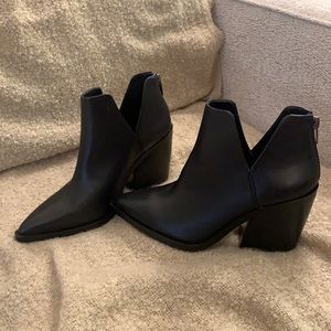 Vince Camuto Black Leather Gigietta Booties